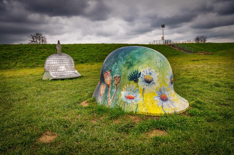 066 Slag der zilveren helmen monument.jpg